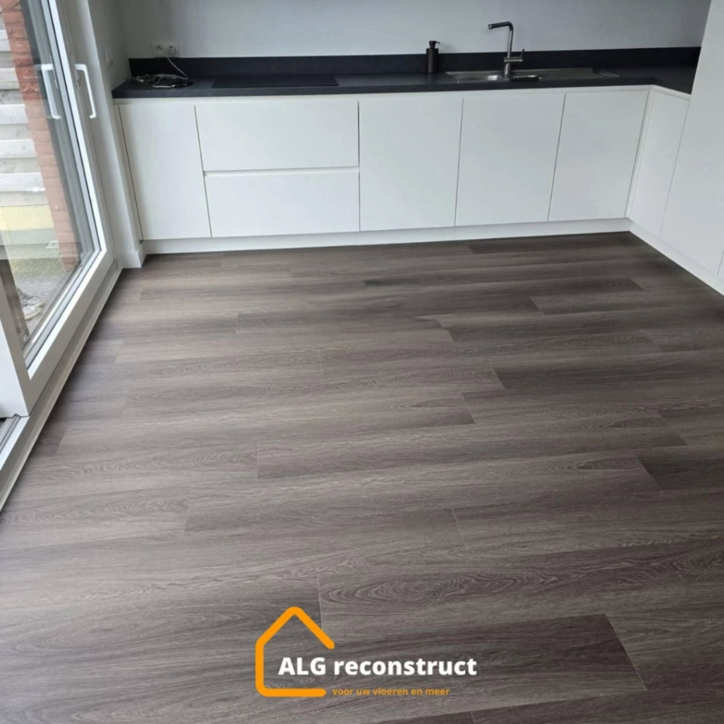 Laminaatvloer en parket geplaatst in woning Turnhout door ALG Reconstruct